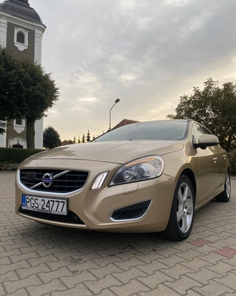 Volvo V60 cena 33700 przebieg: 305123, rok produkcji 2011 z Gdynia małe 121